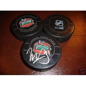  Marc Savard Autographed Puck   Official Winter Classic 