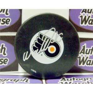 Antero Niittymaki Autographed Hockey Puck (Philadelphia Flyers 
