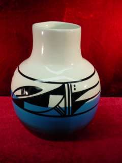   POTTERY ART JUG Vase NATIVE AMERICAN Indian HAND MADE Tribal Artist