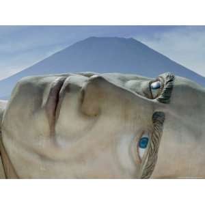 Giant Statue of Gulliver Peers Up at Mount Fuji From a Defunct Theme 