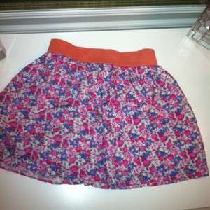 Juniors Super Cute Floral Skirt Size Small  