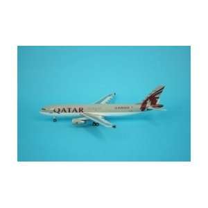  Phoenix Qatar Cargo A300 600 Model Airplane Toys & Games