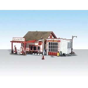   Scenics N Scale Built & Ready® Filler Up & Fixer Toys & Games