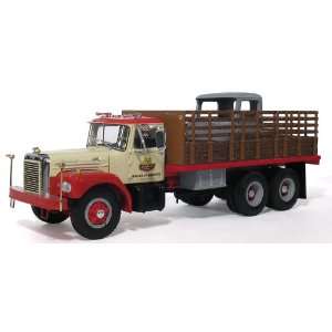   Series Stake Truck With Cab Load 1/34 First Gear 19 3366 Toys & Games