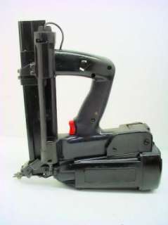   NAIL GUN ITW STAPLER WITH CHARGER IM200 S16 CASE INCLUDED L@@K  