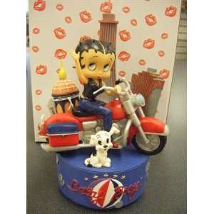  Betty Boop on a Motorcycle Musical Statue Toys & Games