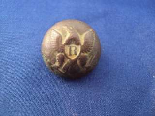 DUG SMALL R Rifleman coat button  