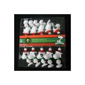  10 Peanuts Snoopy in Santa Hat Novelty Christmas Lights   Green Wire 
