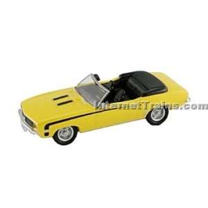   Model Power HO Scale 1969 Chevrolet Camaro SS   Yellow Toys & Games