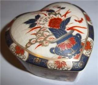 Vintage IMARI WARE Japan Porcelain Trinket Box Heart Shaped  