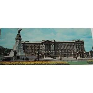   Panoramic Postcard   Buckingham Palace, London 