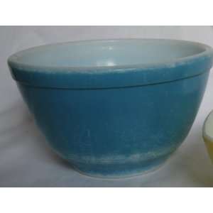 Vintage Pyrex Primary Colors Blue 1 1/2 Pt Nesting Bowl 
