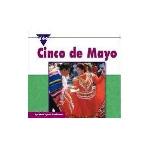 Cinco de Mayo (Lets See Library Holidays) (9780756507688 