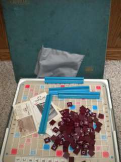 SCRABBLE GAME VINTAGE TURNTABLE SELCHOW & RIGHTER  