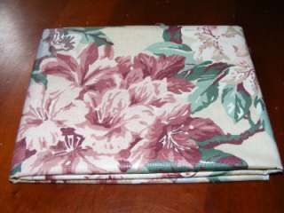 This is Waverly Spring Garden fabric that measures 1 1/2 yards and 26 
