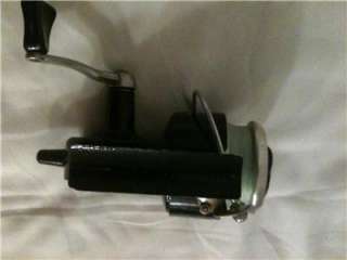 Up for Auction is a ZEBCO MODEL 822 SPIN FLO vintage spinning reel 