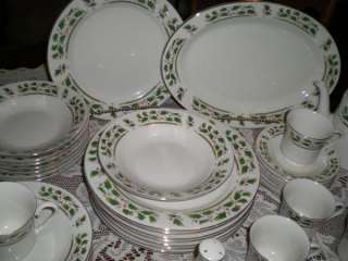   HOLLY HOLIDAY CHRISTMAS DINNERWARE FINE CHINA HOME FOR HOLIDAYS MAY CO