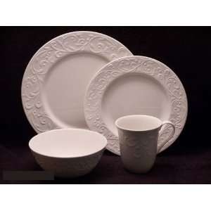  Lenox Opal Innocence Carved Eight 4 Pc Place Setting 