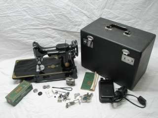   FEATHERWEIGHT QUILTING SEWING MACHINE 1952 221 1 PORTABLE CASE  