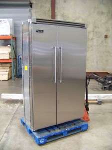 VIKING 48 STAINLESS STEEL BUILT IN REFRIGERATOR MODEL# VCSB483 @ 48% 