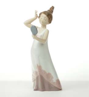 Nao Lladro Porcelain Figurine SUMMER BEAUTY elegant girl fixing hair 
