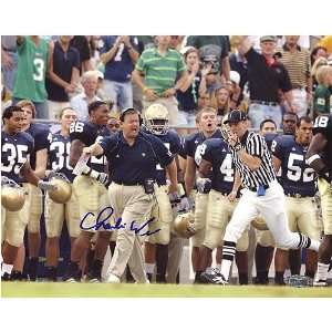 Charlie Weis Yelling from Sidelines with Team in the Background 8x10 