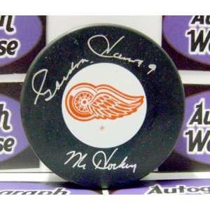 Gordie Howe Autographed Hockey Puck inscribed Mr Hockey (Detroit Red 