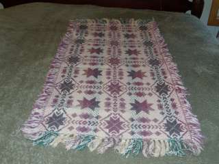 RAG RUG VINTAGE NICE GREEN AND BURGUNDY WOVEN STAR DESIGN ETC. TAKE A 