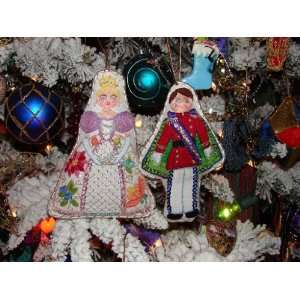  Crewel Ornaments Cinderella and Prince Charming Arts 