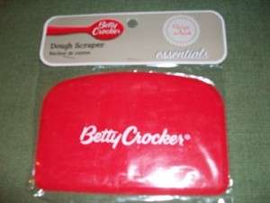 BETTY CROCKER DOUGH SCRAPER  