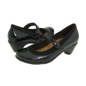  Naot Trendy Black Velvet Crinkle Patent 41 Everything 